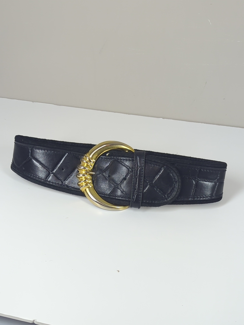 Vintage Express Black Quilted Leather Women’s Belt with Gold Buckle Suede Xs